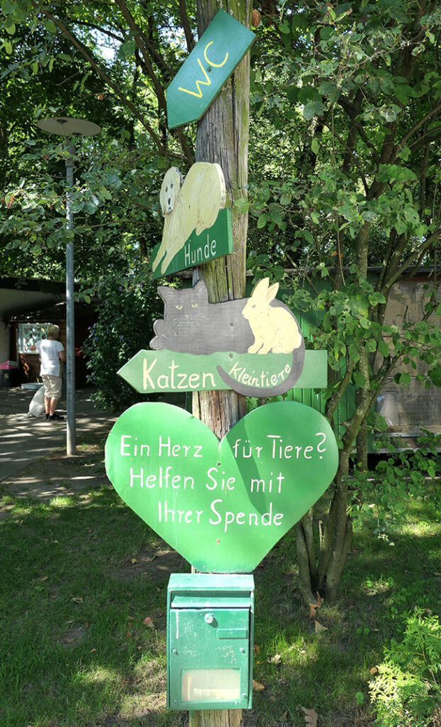 Grüner Wegweiser im Tierheim Gütersloh