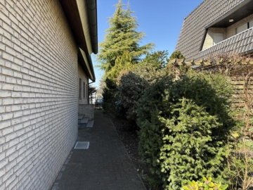Eingangsansicht - Einfamilienhaus mit viel Potenzial in Halle (Westf.)***4196 G
