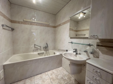 Badezimmer - Eigentumswohnung in Kattenstroth mit neuer Pelletheizung***1790 R