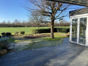 Großzügiger Familienplatz!***4032 G Einfamilienhaus in GT-Sundern - Garten mit Blick ins Grüne