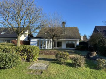 Großzügiger Familienplatz!***4032 G Einfamilienhaus in GT-Sundern - Gartenansicht