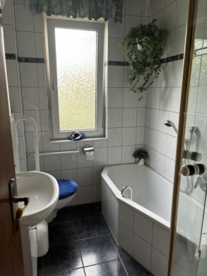 Badezimmer - Familie mit handwerklichem Geschick gesucht! *** 4172 G Doppelhaushälfte in GT-Spexard